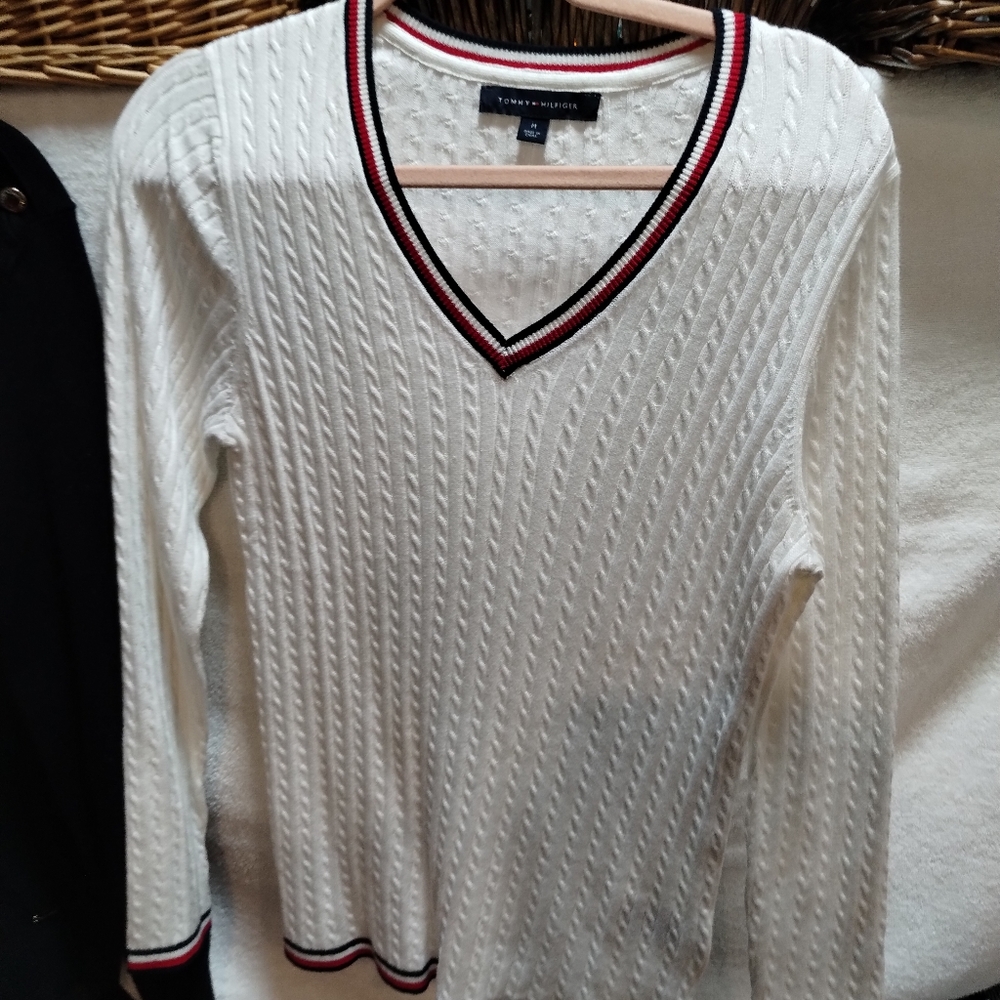 Tommy Hilfiger white sweatshirt